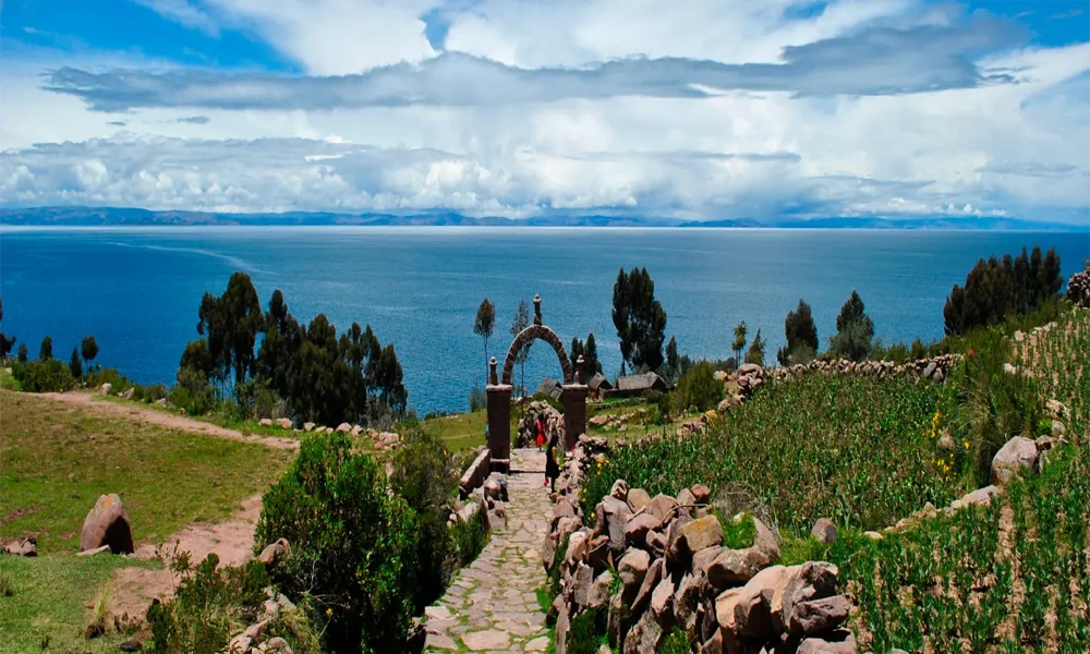 Tour Cañón del Colca Conexión Taquile 3D/2N
