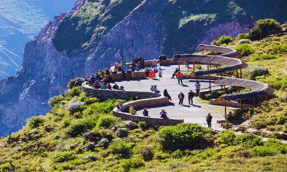 Tour Cañón del Colca Conexión Taquile 3D/2N