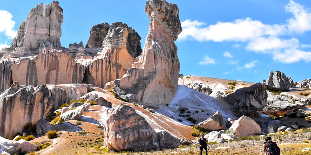 Choqolaqa: Trek al Místico Bosque de Piedras desde Arequipa
