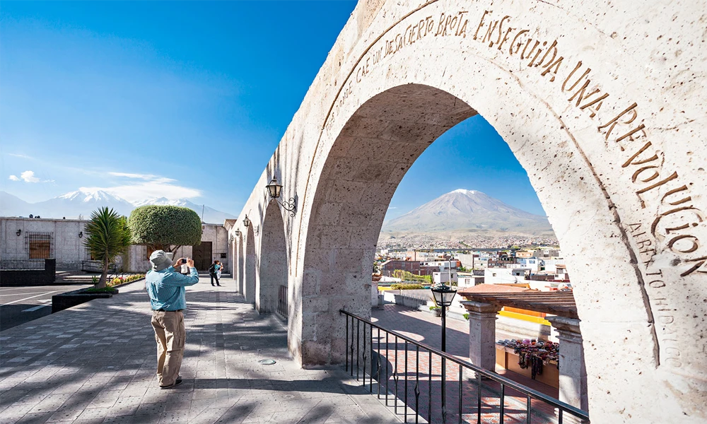 Arequipa City Tour – Cañón del Colca – Ruta del Sillar (3D/2N)