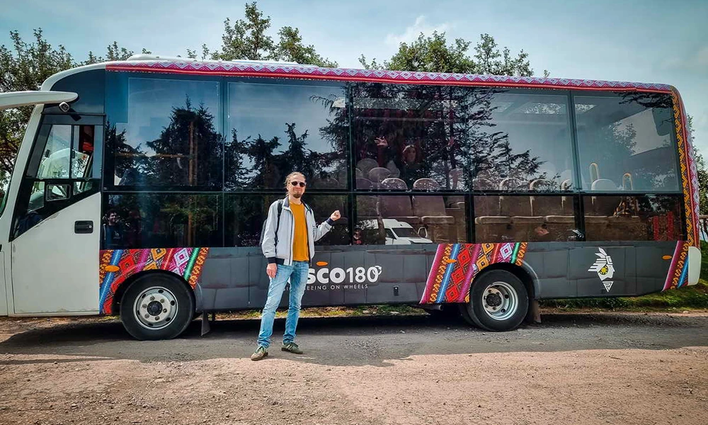 Tour Panorámico Cusco Escénico en Bus 180° con Pisco Sour y Danzas Típicas