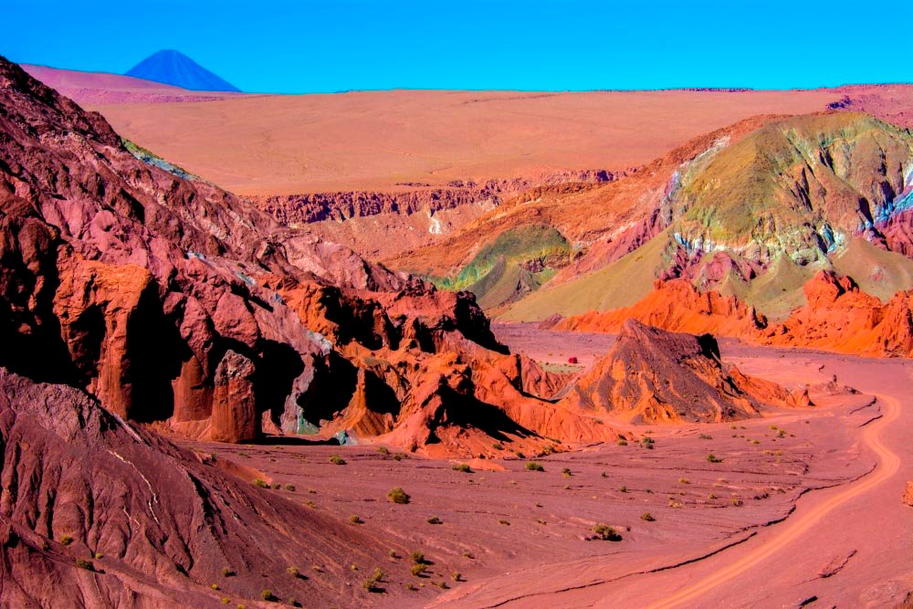 Live the Rainbow Valley Experience